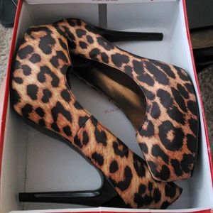 Used guess heels